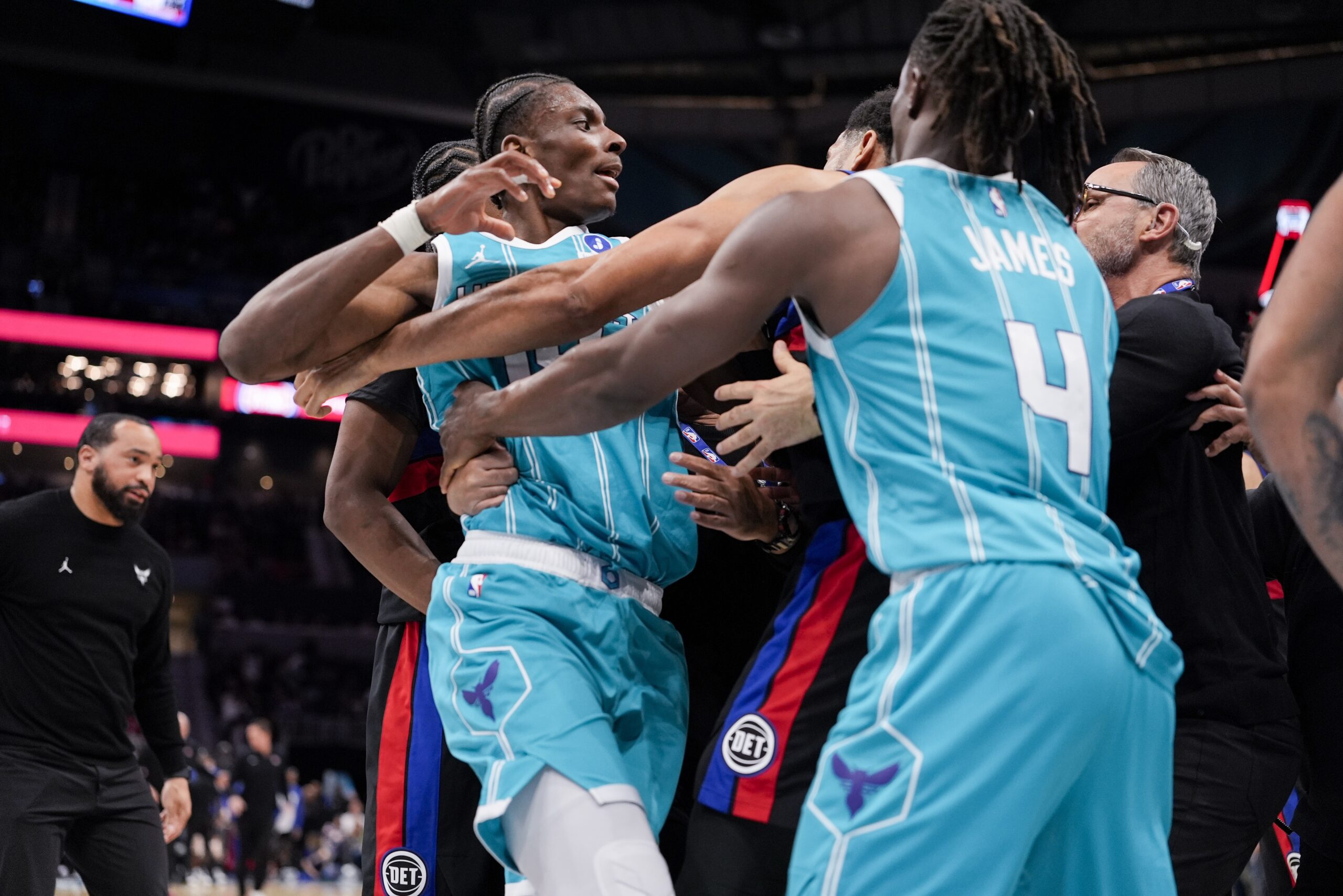 Hornets Vs Pistons Diabate Duren