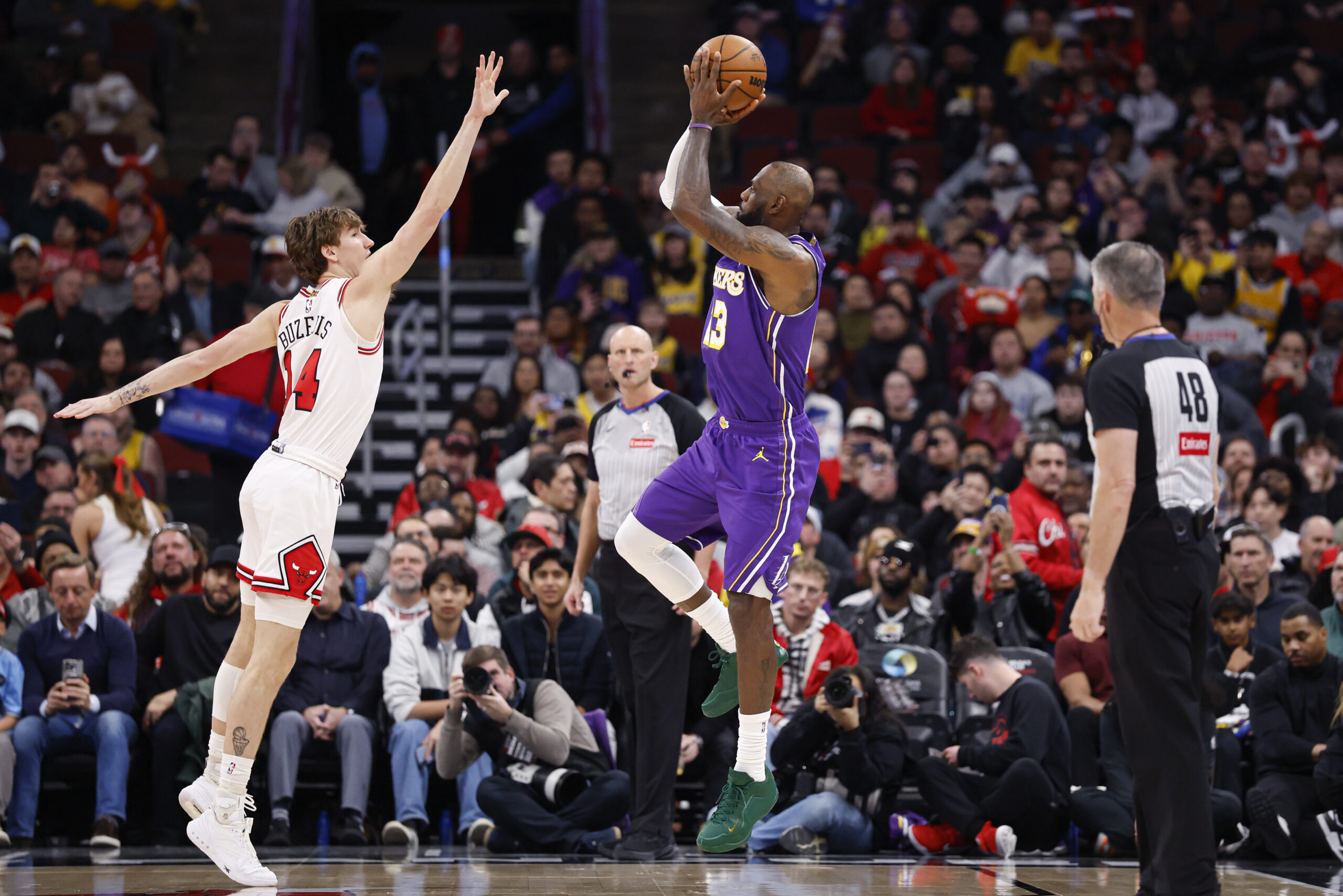 LeBron James Fadeway