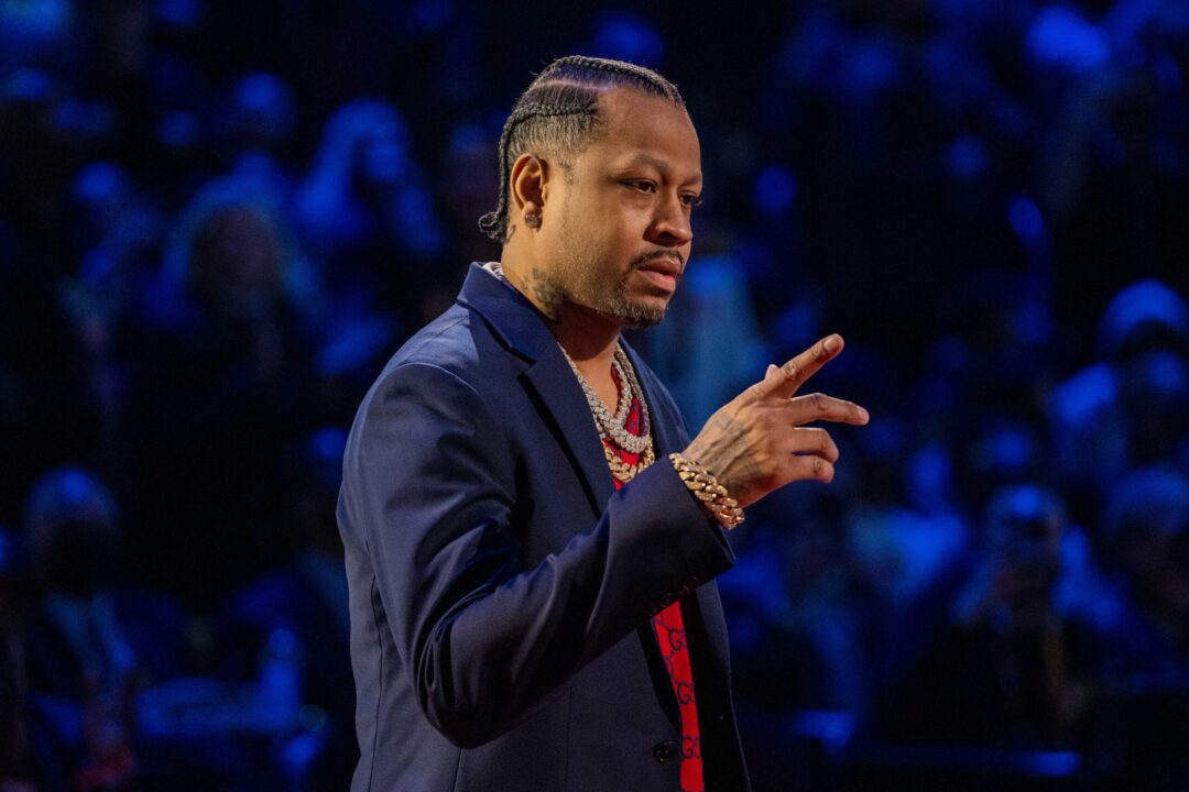 Allen Iverson alla cerimonia dei migliori 75 giocatori All-Time in NBA