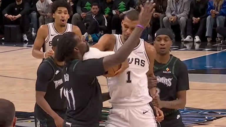 Wembanyama EJECTED Playoff NBA 2026