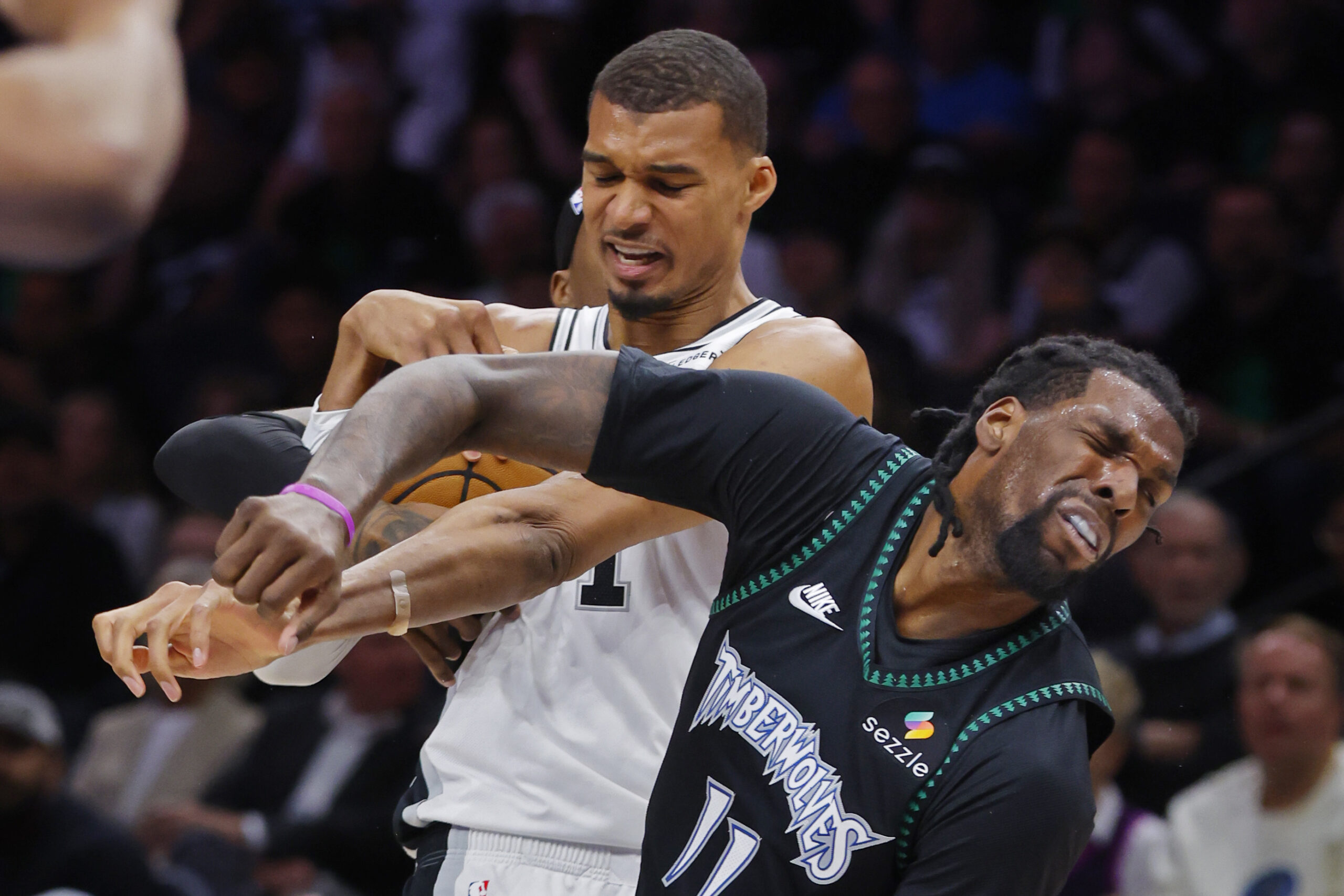 Wembanyama Reid Playoff NBA