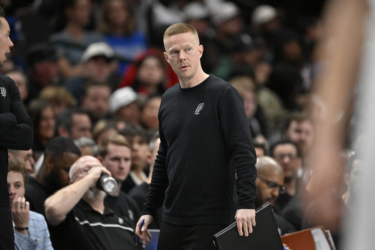 Sean Sweeney, assistente allenatore di coach Mitch Johnson ai San Antonio Spurs