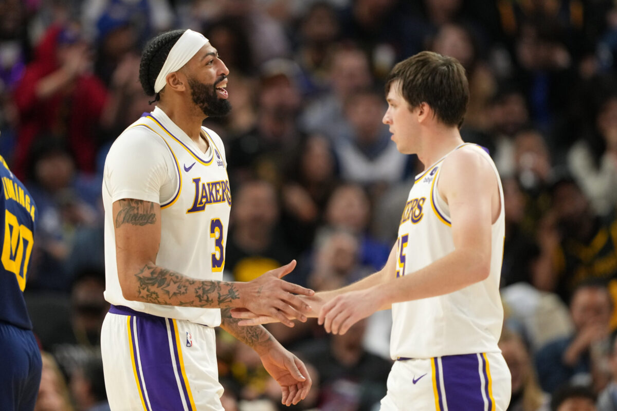 Anthony Davis e Austin Reaves in maglia Los Angeles Lakers