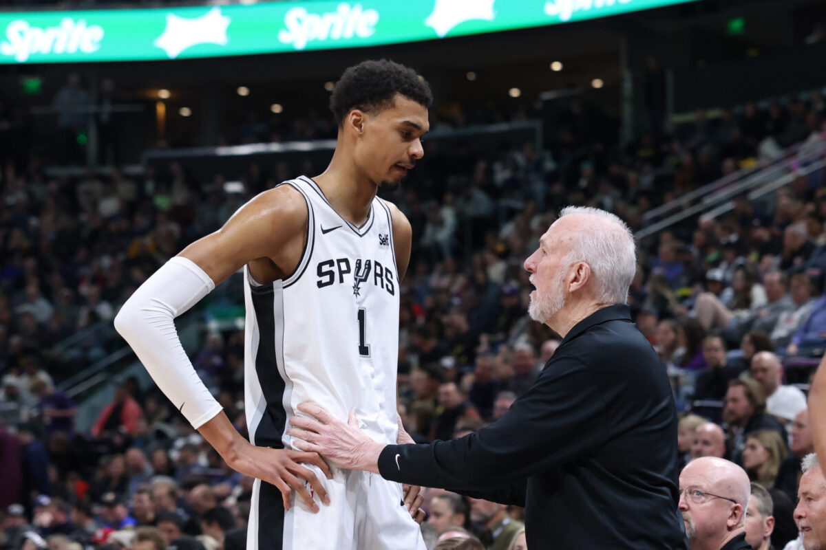 Victor Wembanyama e coach Greg Popovich